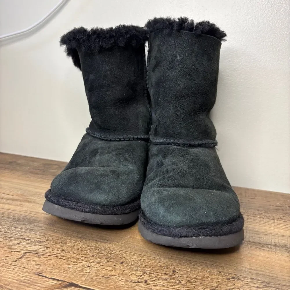 UGG Black Ankle Boots Girls sz 1 preworn